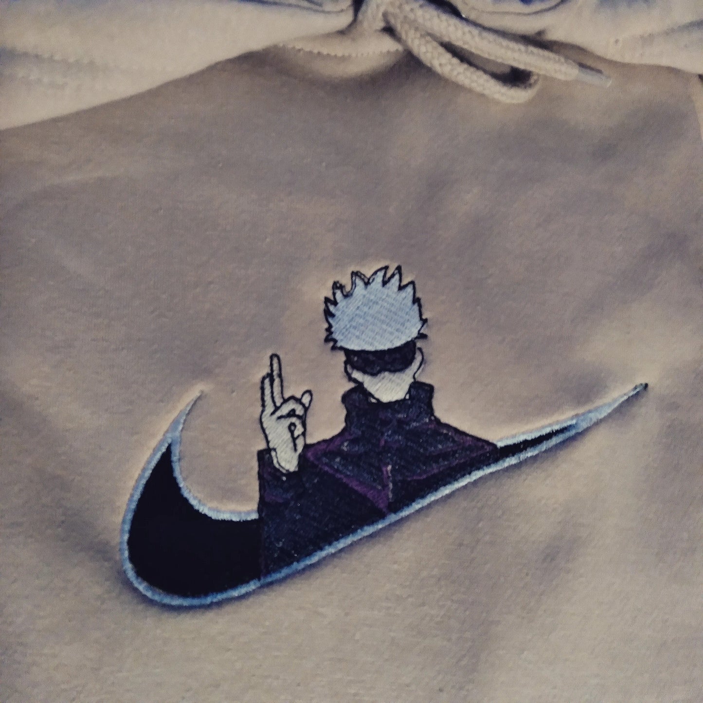 LIMITED JUJUTSU KAISEN SATORU GOJO X EMBROIDERED ANIME HOODIE