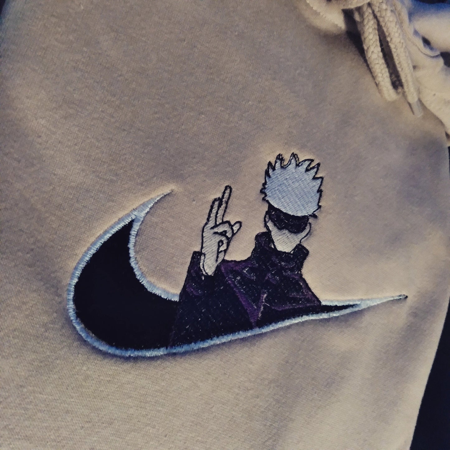 LIMITED JUJUTSU KAISEN SATORU GOJO X EMBROIDERED ANIME HOODIE