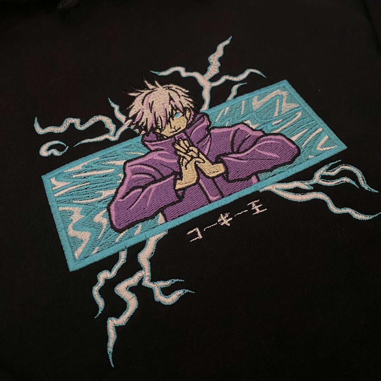 LIMITED JUJUTSU KAISEN GOJO REALITY EMBROIDERED HOODIE